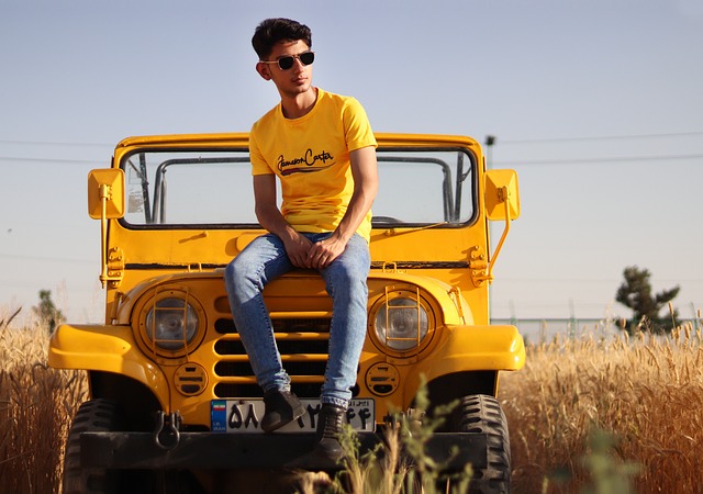 Přivítejte Slunce s pánským žlutým trikem T160